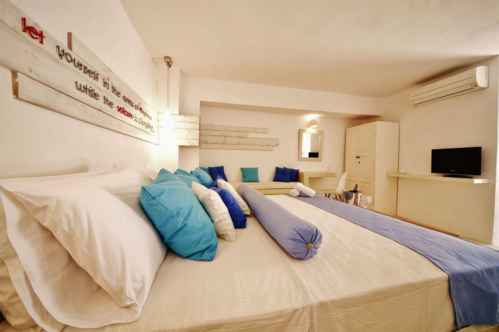 Chroma Suites Oia  Exterior photo