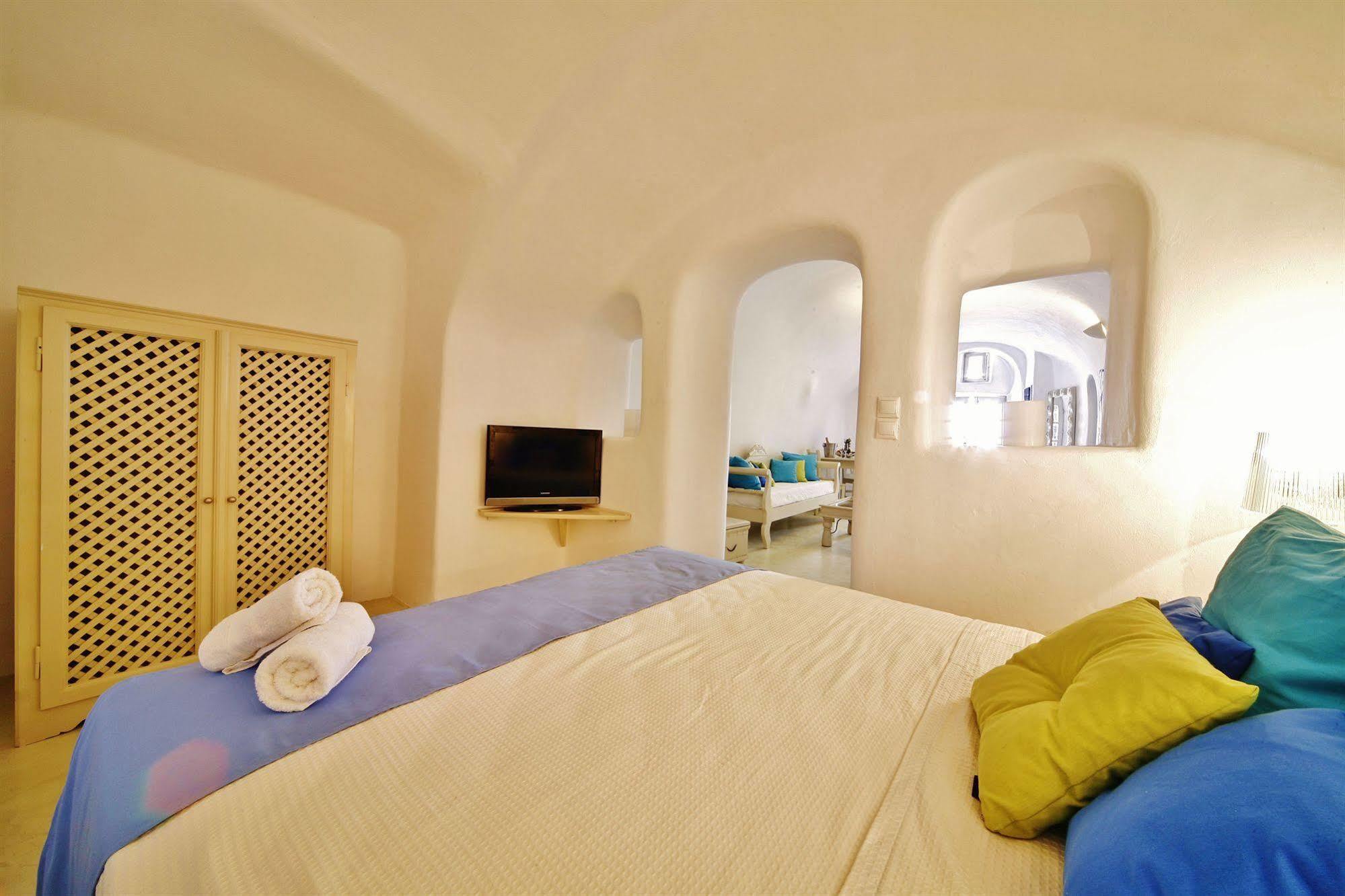 Chroma Suites Oia  Exterior photo
